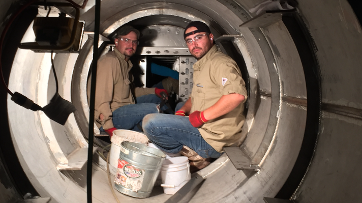Stellar internal tray installation inside a process column — documented project 6